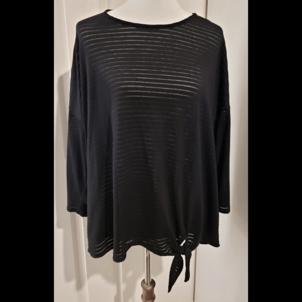 Chicos Size 4 Black Top with Tie Detail